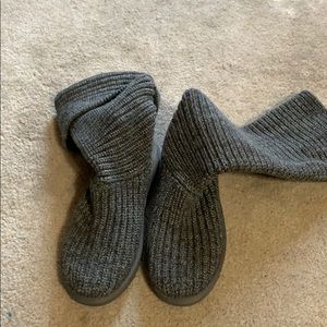 Grey size 8 sweater Uggs
